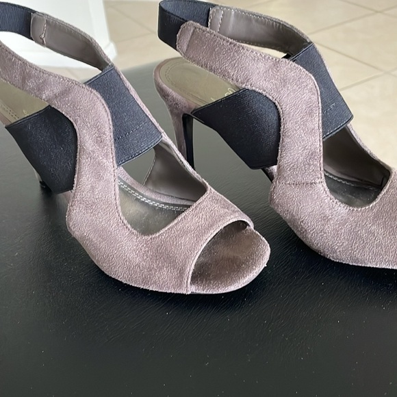 IMPO Women’s Suede Heels - Picture 5 of 11